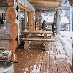 Casa de Férias Spectacular Rural Log House With 2 Saunas Next To A Beautiful *
