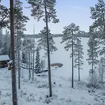 Casa de Férias Spectacular Rural Log House With 2 Saunas Next To A Beautiful Kuusamo