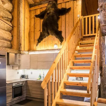 Spectacular Rural Log House With 2 Saunas Next To A Beautiful 度假居