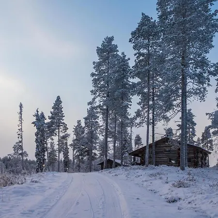 Casa de Férias Spectacular Rural Log House With 2 Saunas Next To A Beautiful Kuusamo
