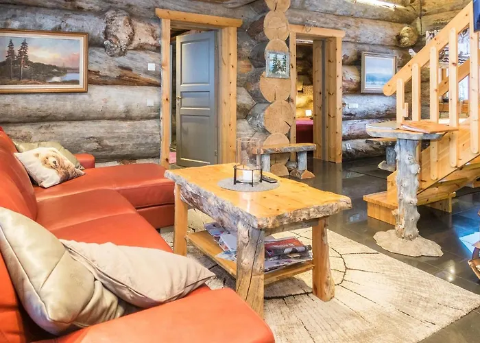 Spectacular Rural Log House With 2 Saunas Next To A Beautiful 度假居